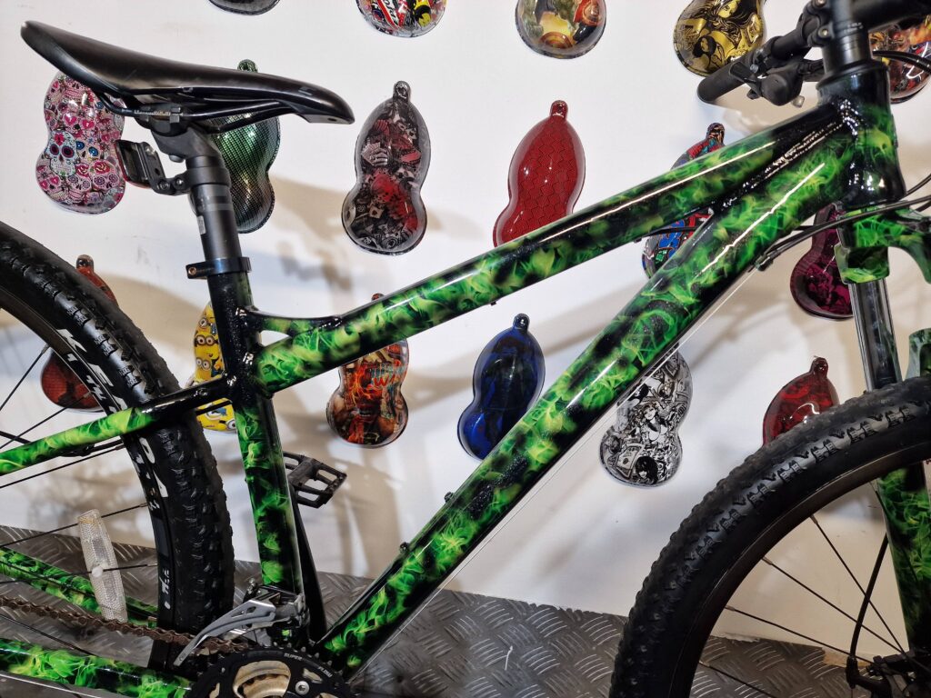 Carrera Mountain bike - Image 3