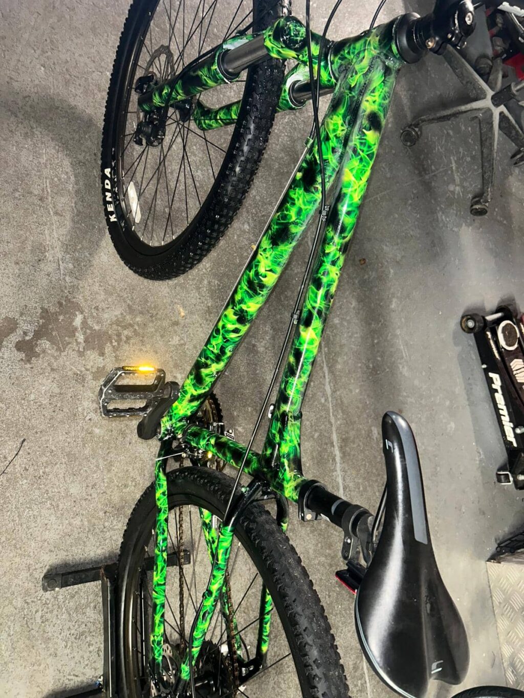 Carrera Mountain bike - Image 5